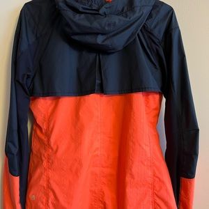 LULULEMON windbreaker only worn 2-3 times - extremely comfortable and light